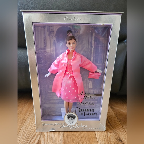 Barbie Classic Edition Audrey Hepburn as  'Holly Golightly' Breakfast at Tiffany - Picture 1 of 4